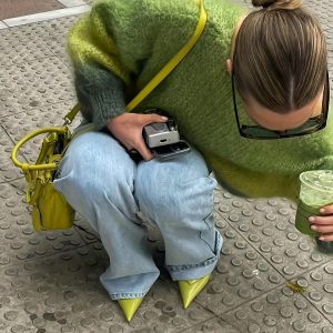 Women'S Elegant French-Inspired V-Neck Long Sleeve Cardigan - Gradient Green to Yellow, Open Front Design, Lightweight & Breathable for Springu002FFall, Perfect for Casual or Stylish Outfits, Spring Outerwear, Relaxed Fit, Soft Texture, Women Jumper And Sweater, Jumper Women Winter, Fall-autumn Clothe For Women, Pink Jumper, White Pink Fabric Strip, Off-shoulder Long Sleeve, Asymmetric Mustard Sweater, Winter For Women Outfit